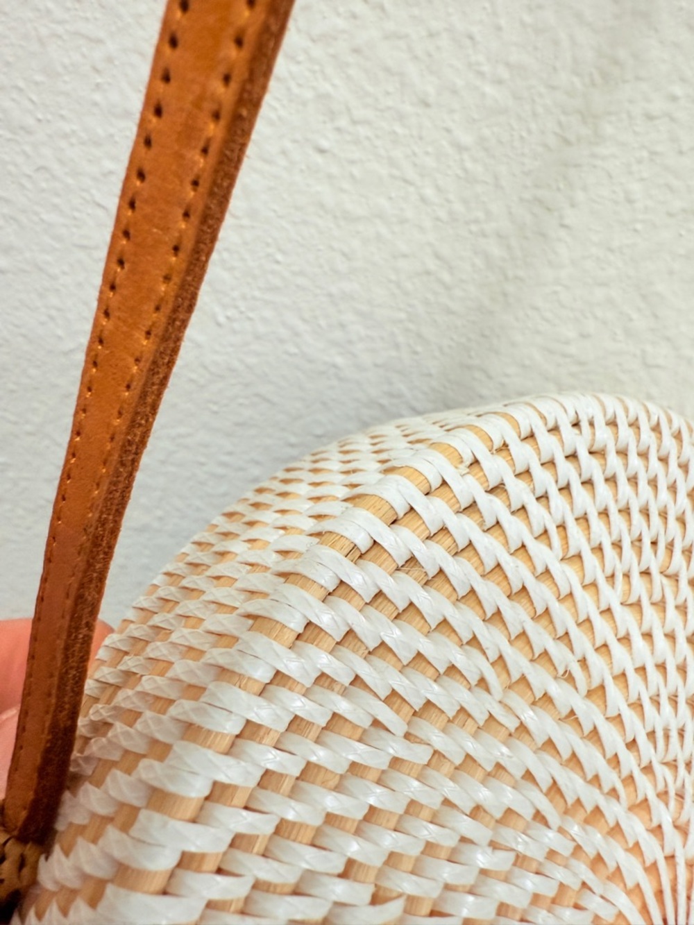 White Round Woven Rattan Crossbody Bag Genuine Leather Strap - Picture 11 of 13
